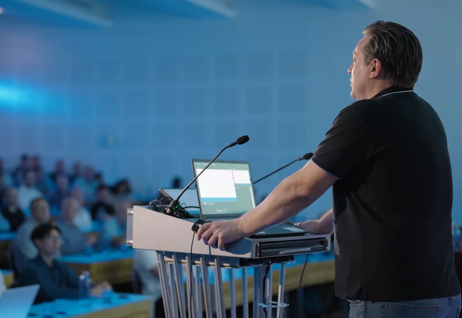 Anton Kreil, founder of ITPM, presenting at an ITPM conference